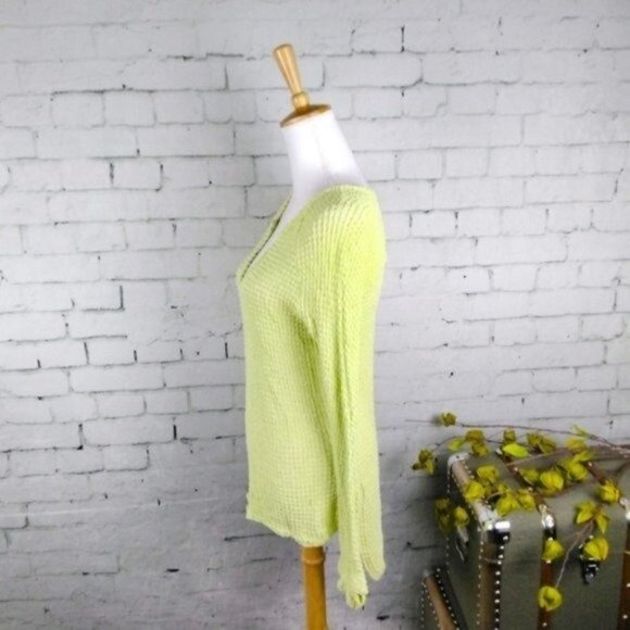 Elan Open Weave Crochet Look Notched Neckline Long Sleeve Top Lime Size Medium - Picture 2 of 8